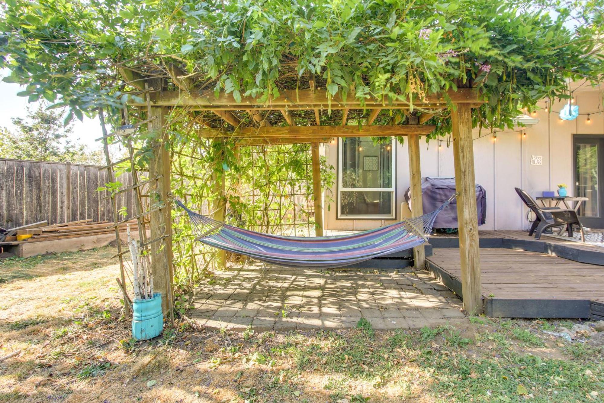 Pet-Friendly Home With Grill, 2 Mi To Autzen Stadium スプリングフィールド エクステリア 写真